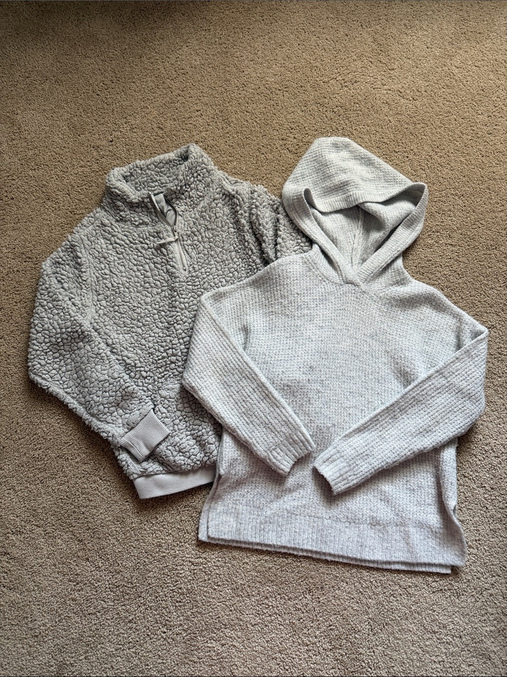 Girl’s Light Gray 1/4 Zip & Cozy Hooded Sweater lot - size small - Picture 1 of 5